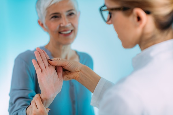 Carpal Tunnel Treatment Options From A Wellness Center